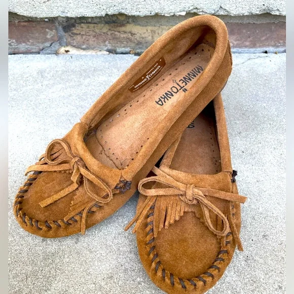 Minnetonka | Shoes | Minnetonka Brown Caramel Suede Fringe  display picture 1